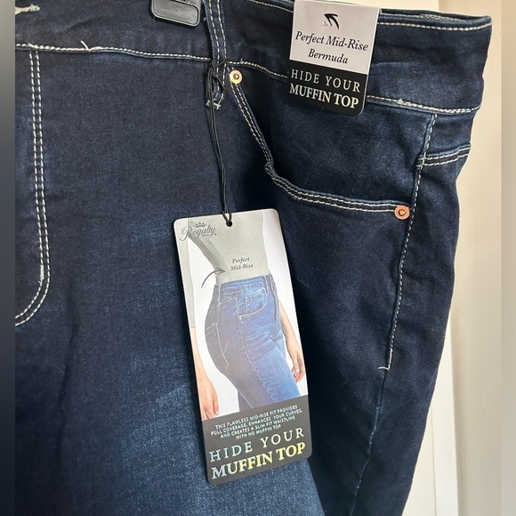 4/$20 Royalty for me plus midrise rolled cuff bermuda denim jean shorts- size 24 - Picture 6 of 9